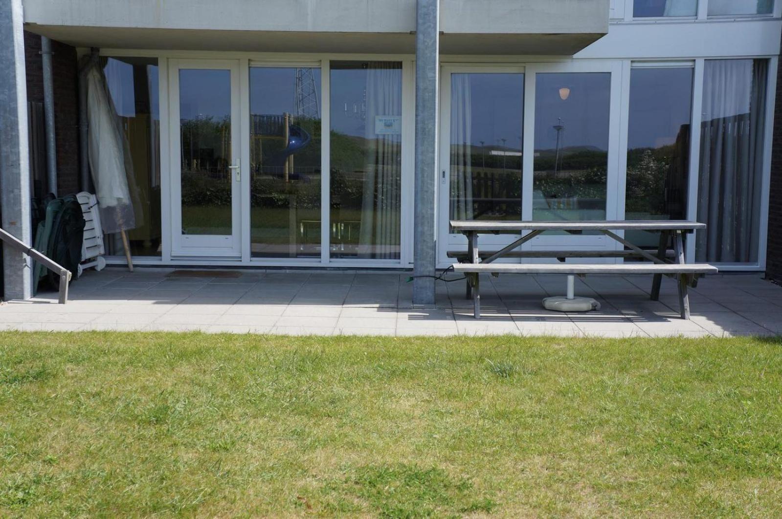 Het Strandleven 4 *
